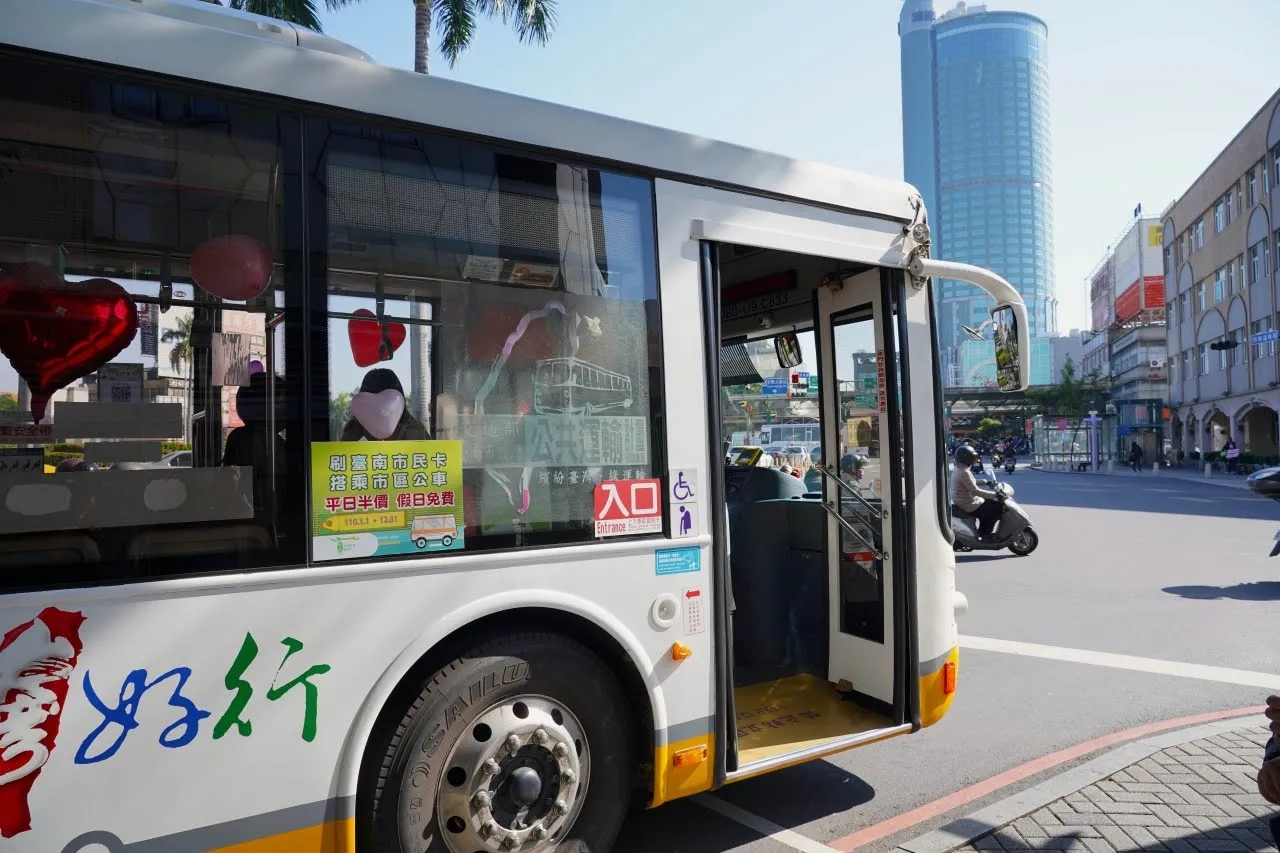 【台南】台灣好行台南市區景點推薦：88府城巡安線、99安平台江線，掌握兩條新路線，讓你搭公車簡單遊台南！