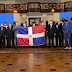 Presidente Luis Abinader entrega bandera nacional a los Gigantes del Cibao