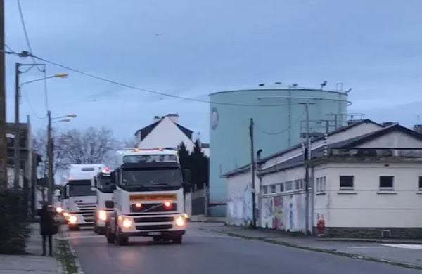 [VIDEO 🔴] Bretagne : « Blague à 0,15€, poisson d’avril ! » Des camionneurs bloquent les dépôts pétroliers pour dénoncer la hausse du prix du carburant