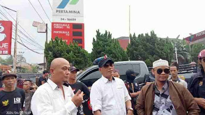 Pemutusan Kerja Sepihak, Pimpinan Umum LPKSM Patroli bersama Ketua LSM Genpar Demo SPBU Pondok Bujang.