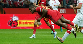 Michy Batshuayi lors d’un match de foot avec la Belgique
