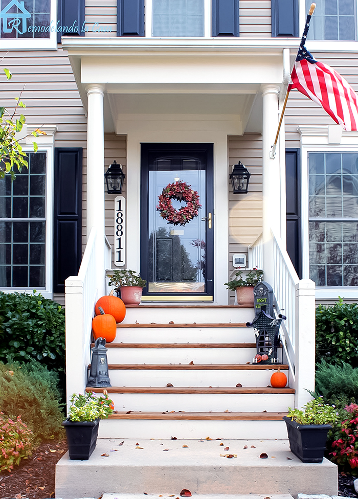Colonial home decorated for Halloween