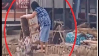 Buang Sampah Dilaut Tanjung pasir Teluk naga Seorang Ibu Terekam Camera di Pandang Minimnya Kesadaran Dampak Terjadi