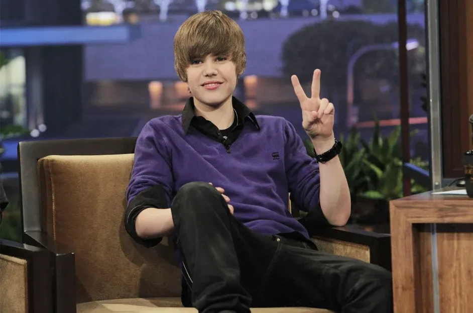 Bikin Nostalgia! Sederet Lagu Hits Justin Bieber dari Album MY WORLD 2.0