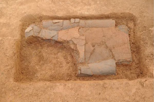 Archaeologists unearth ancient urn burials for children in north China