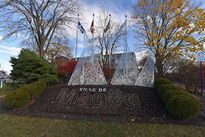 Ville de Magog town sign.