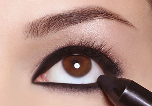 Delinear smokey eyes