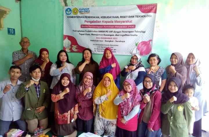 Universitas Pembangunan Nasional Jawa Timur Lakukan Pengembangan UMKM Melalui Pengabdian Kepada Masyarakat di Medokan Ayu