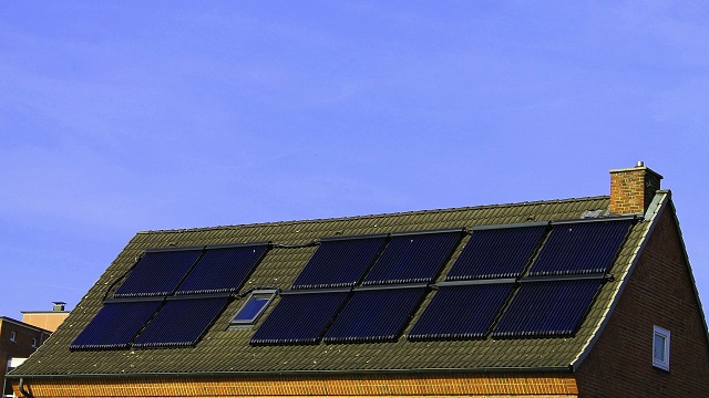 Cara menghitung panel surya untuk kebutuhan rumah