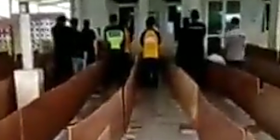 Viral Jamaah Masjid Disekat, Perekam Video: Udah Kayak Jalan Tamiya, Takut Amat Sama Covid