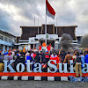 Geruduk Balai Kota, Mahasiswa Bakar Ban Sebut Pemkot Sukabumi Dikuasai Klan Wali Kota
