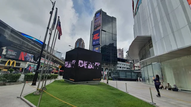 Fans Support Ad Mew Suppasit Jongcheveevat  Mew 苏帕西 · 宗澈瓦应援广告 Bukit Bintang Lot 10 Giant Cube Digital Screen Advertising Malaysia Kuala Lumpur