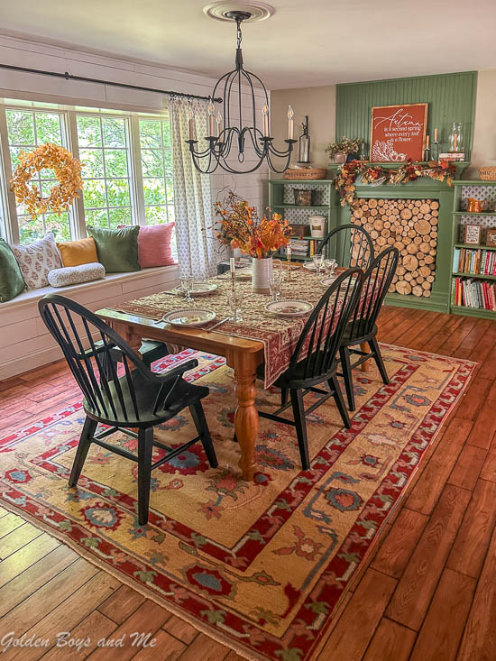 Cottage style dining room with fall decor - www.goldenboysandme.com