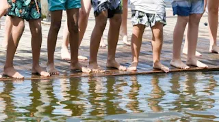 Foot deformities in children lead to muscular imbalance In the event of foot deformities in children, the joints are unstable and therefore the body position while standing is incorrect.  Children are more prone to orthopedic problems due to congenital genetic disorders  Professor Ralph Stocker said that some children suffer from deformities of the feet, in which the feet are O-shaped, curving outward, or X-shaped, meaning inward.  The German orthopedic doctor explained that these abnormalities may be caused by genetic factors or some diseases such as vitamin D deficiency, noting that these abnormalities often fade on their own after 18 to 24 months for O-shaped abnormalities, and after 6 to 8 years for X-shaped deformities.  In the event that the deformities persist until an older age, then a doctor should be consulted, given that these deformities may lead to erosion of the knee joint, and cause muscular imbalance where the joints are unstable, and then the body position while standing is incorrect, as well as Lack of balance and stability while walking.  These abnormalities are treated by physical therapy and surgery, such as adjusting growth centers.  Children may be at greater risk of bone problems due to congenital genetic disorders from birth. Genetic disorders are passed on from parents to their children through genes, including clubfoot, clubfoot, hip dysplasia, limb defects, osteogenesis imperfecta and muscular atrophy, and also result from exercise.  If cataracts persist longer after delivery, physiotherapy should be started immediately with careful stretching exercises.  Sprains, broken bones, bruises, scrapes, and concussions are usually diagnosed in children who play sports. This is due to overtraining, lack of preparation, and improper form or technique.  Some children may be born with foot deformities, but most of these abnormalities and deformities disappear on their own, and some cases may require a doctor’s consultation and surgical intervention.  Hermann Joseph Kall, of the German Association of Pediatricians and Adolescents, explained that it is important that children undergo regular medical examinations so that abnormalities and imbalances are detected and treated early, as there are good chances that no damage will appear.  One of the most common deformities of the foot in children is the disproportionate foot. The pemphigus is considered a type of congenital malformation in the feet of children, and in this case it is curved upwards and its soles are facing outward. Newborns often have this type of congenital anomaly.  Physiotherapist Fruke Mescher explained that these abnormalities usually disappear on their own during the first few days after birth.  She added that if the cat's foot deformities persist for a longer period after birth, physiotherapy should be started immediately with careful stretching exercises, noting that the orthopedic specialist or physiotherapist explains to the parents how to do these exercises.