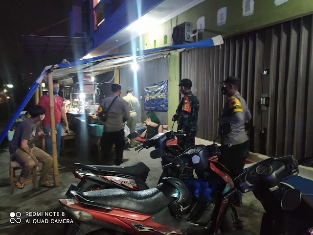 Cegah kasus covid 19  naik, Koramil 08/Baki Patroli Malam Hari Laksanakan Himbaun Prokes.