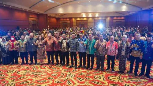 Wako Hendri Septa Hadiri Seminar Nasional HUT APEKSI Ke-23