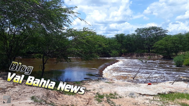 Barragem do Flori entre os municípios de Várzea da Roça e Várzea do Poço começa a transbordar