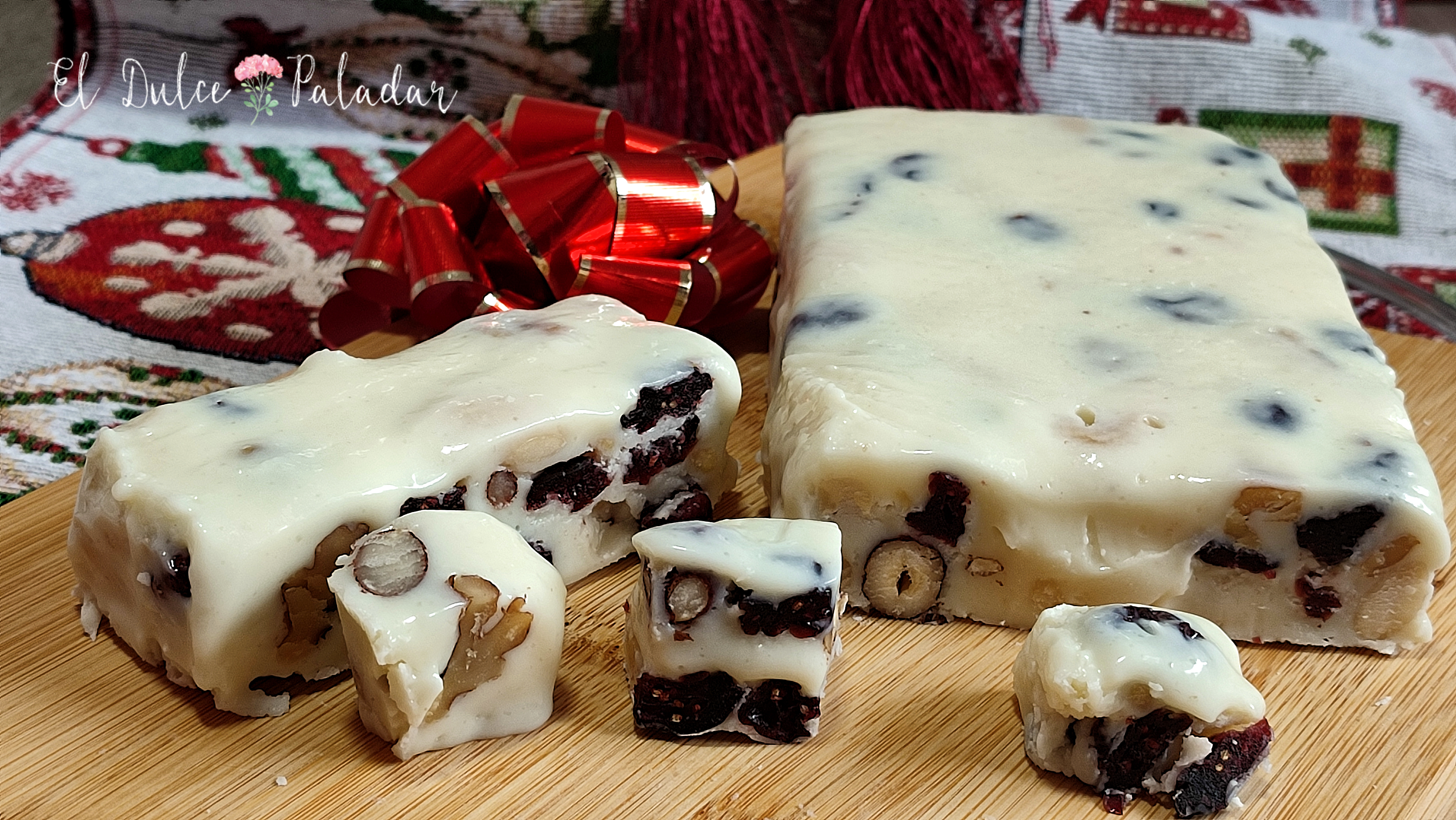 Turrón de leche condensada con frutos secos y arándanos