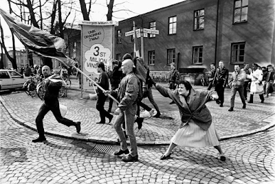 A woman hitting a neo-Nazi with her handbag (Vaxjo, Sweden, 1985)