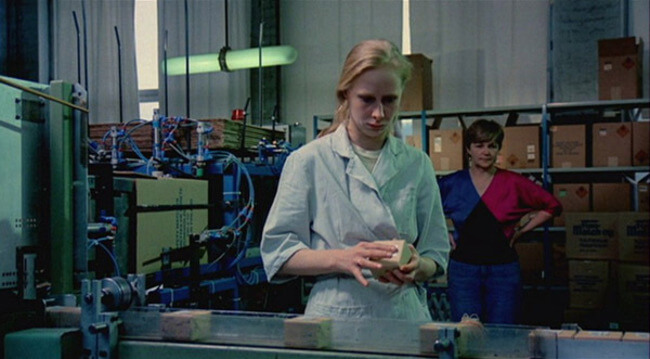 Filme: A Garota da Fábrica de Fósforos (1990)