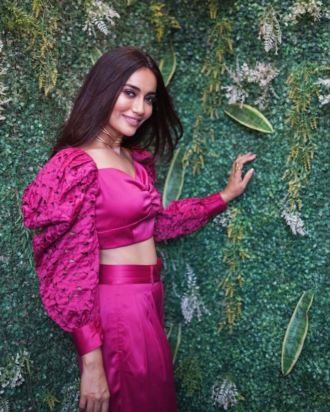 Pic talk of the day: Actress Surbhi Jyoti latest photoshoot