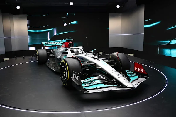 Mercedes apresenta o W13: carro de Hamilton e Russel para F1 2022