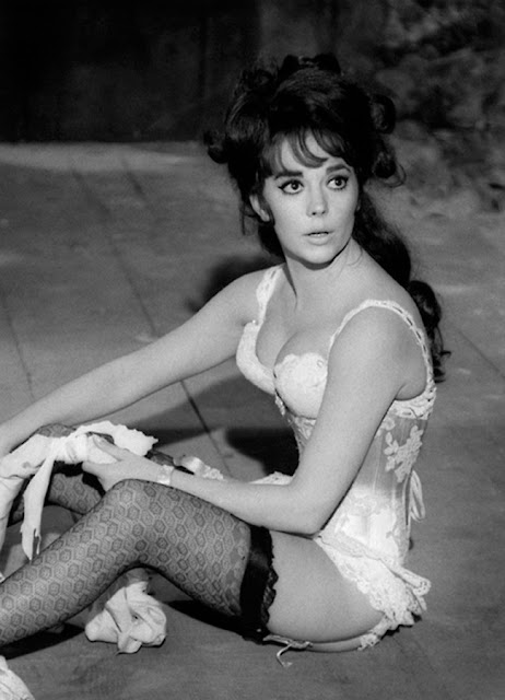 1965. Natalie Wood - production stills from Blake Edwards’ The Great Race