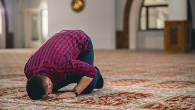 6 Azab Meninggalkan Sholat Sungguh Mengerikan