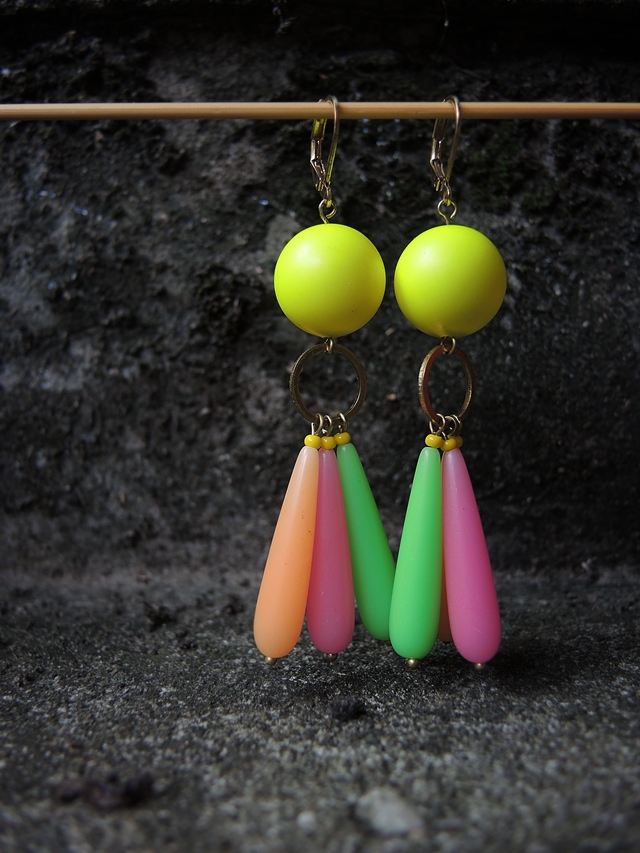 DIY oorbellen/earrings 'Neon Overload'