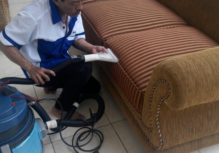 Jasa Cuci Sofa Jakarta Timur