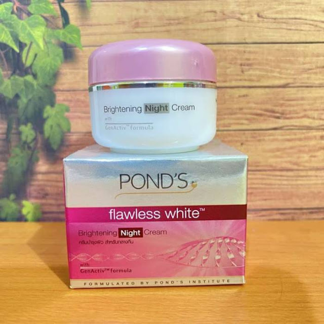 Cream Siang Malam untuk Usia 40 Tahun Keatas - Flawless White Brightening Night Cream dari Pond’s