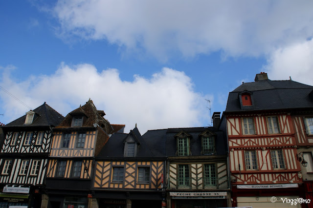 Le antiche case a graticcio nel centro di Dol De Bretagne