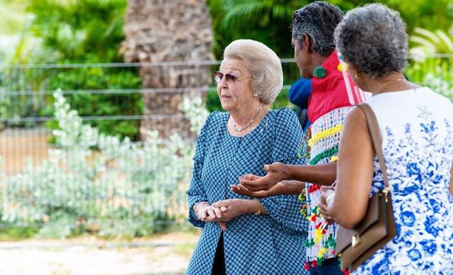 Princess Beatrix visited the sculpture garden of the Blauwbaai resort (Blue Bay) in Willemstad on Curacao