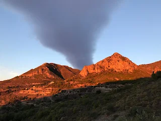 Cloud that looks like coming from a vulcan