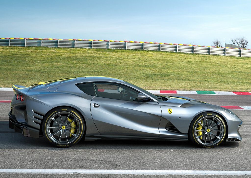 2021 Ferrari 812 Competizione