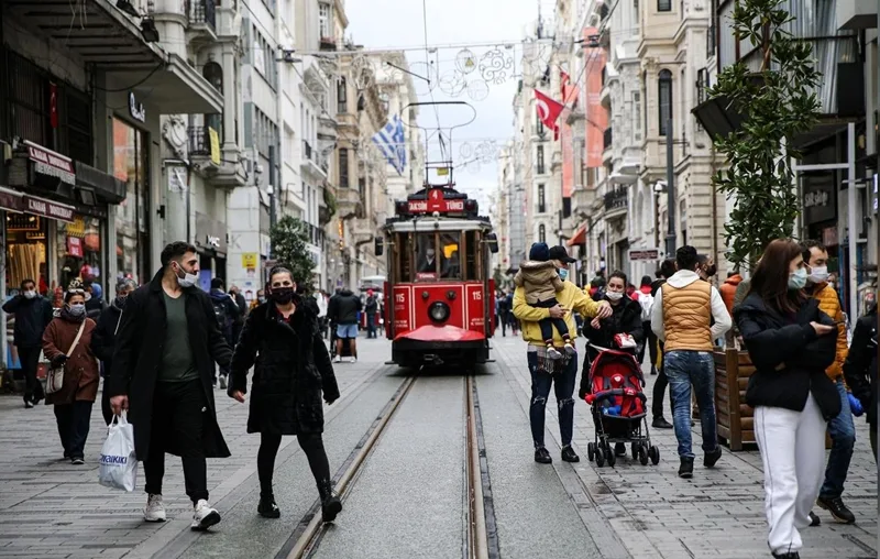 Covid-19 önlemleri gevşetildi: Mesafelere dikkat etmeliyiz!