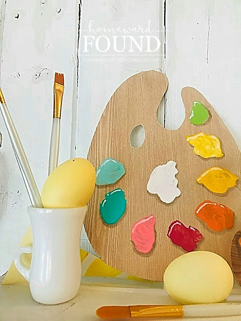 art,Easter,spring,painting,DIY,diy decorating,color palettes,colorful home,crafting,crafting with kids,decorating,paper crafts,trash to treasure,easter decorating,easter decor,easter eggs,easter egg painting,paint palette easter eggs,egg painting,diy easter decor,easter basket,easter egg painting tutorial