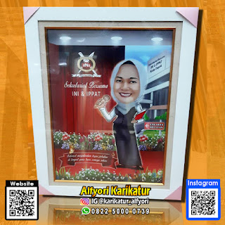 Karikatur dengan frame ukuran 30x40