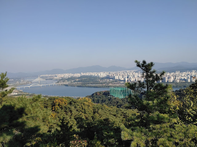 아차산 소망탑에서 조망한 한강