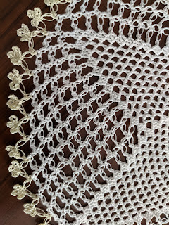 Detail view of Solomon knot stitch for the Pinwheel Doily