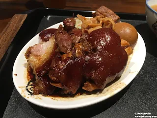 Pig's feet