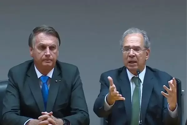 Bolsonaro anuncia novo auxílio de R$65 e calendário é planejado