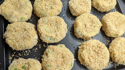 Coat each fish cake in flour, egg and breadcrumbs. Place on a baking tray
