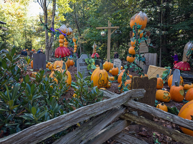 Dollywood Harvest Festival