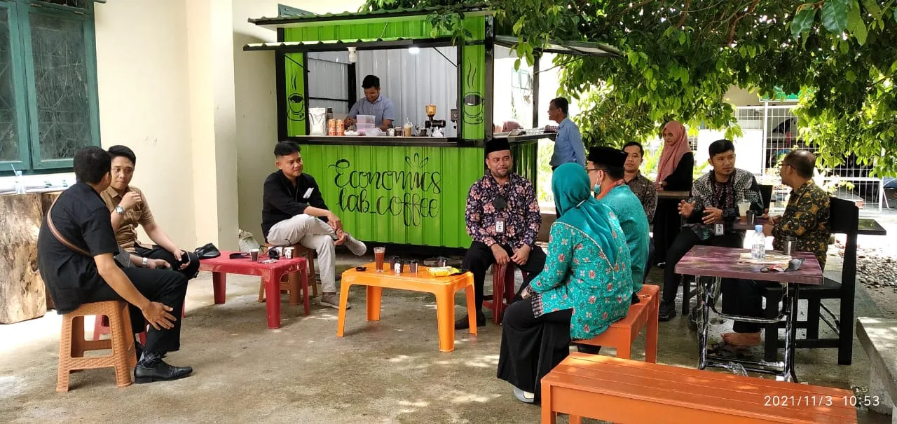 Keren! Fakultas Ekonomi Umuslim Launching Geray Kopi Economic Lab Caffe