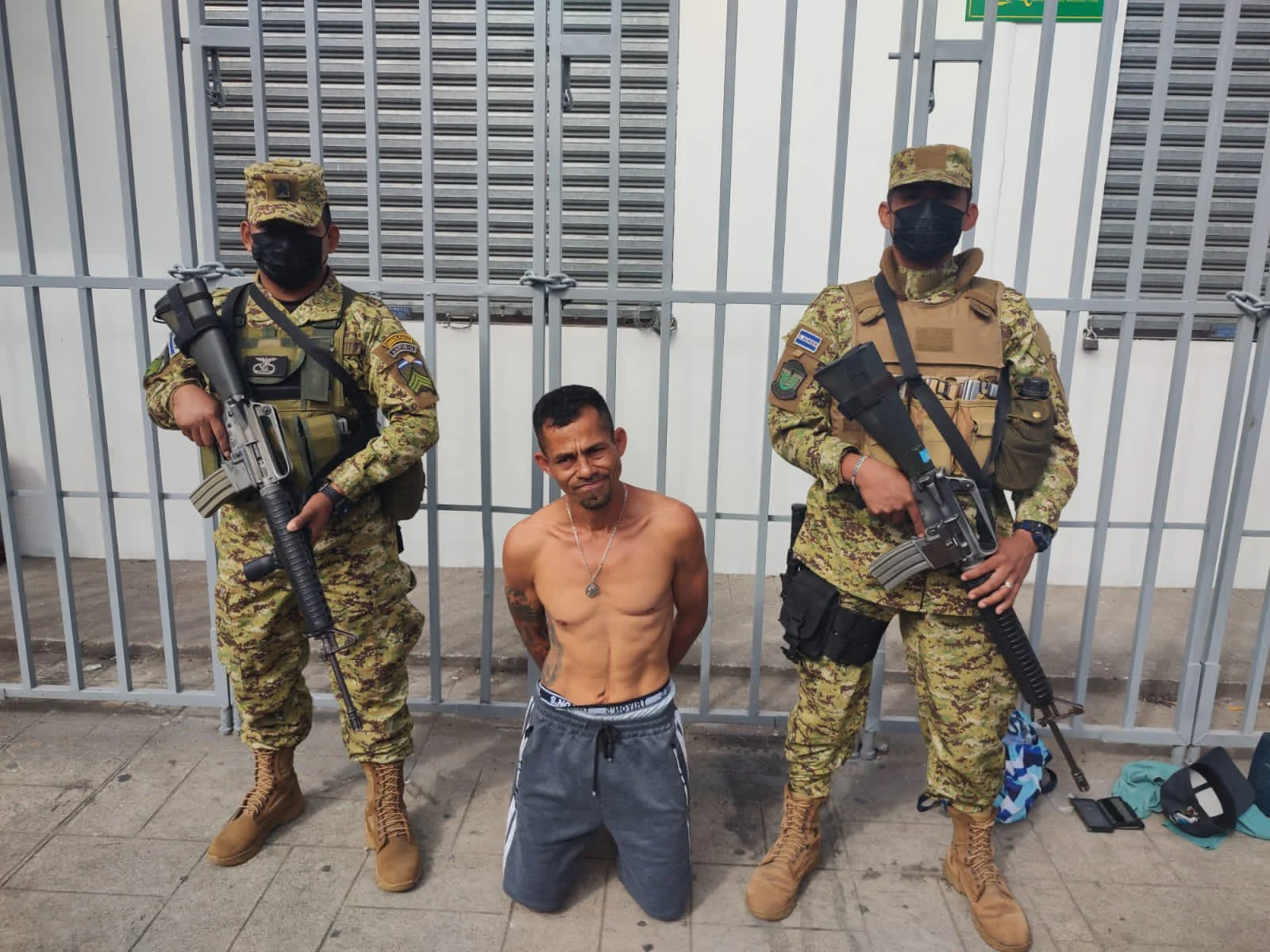 El Salvador: Militares capturan a pandillero con marihuana en el Cerco Tutunichapa