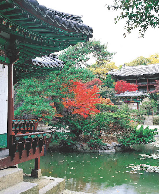 Juhamnu of the Huwon Garden in Changdeokgung Palace where lotus flowers were planted in stone water holders