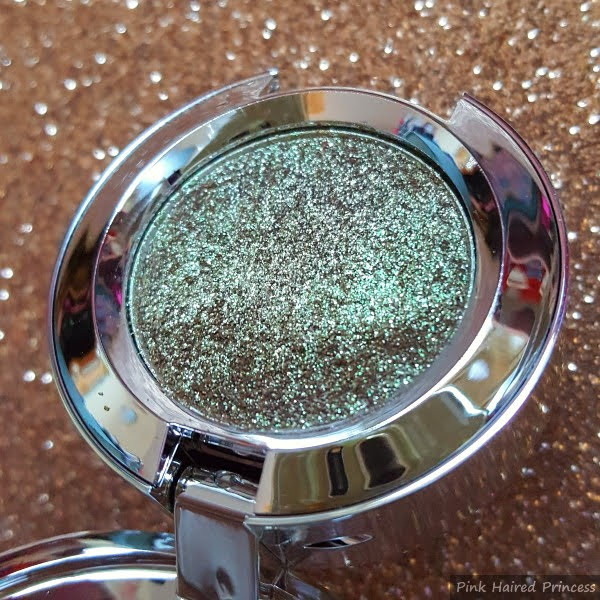 MAC Shiny Pretty Things Eyeshadow in Make A Wish close up