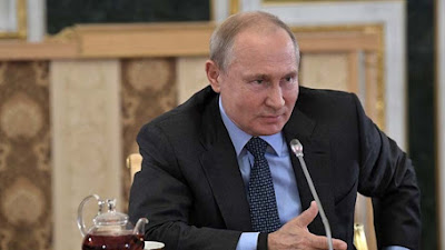 Komentator Politik AS: Rapat Umum Putin di Moskow Meniru Gaya Donald Trump