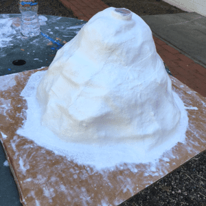 Cómo construir un volcán en erupción